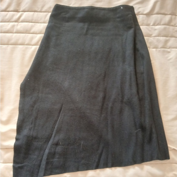 Forever 21 Black Pencil Skirt with Side Slit - Picture 2 of 6